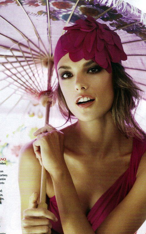 Alessandra Ambrosio In Vogue Mexico 2010 (8 )