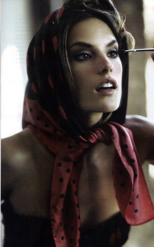 Alessandra Ambrosio In Vogue Mexico 2010 (8 )