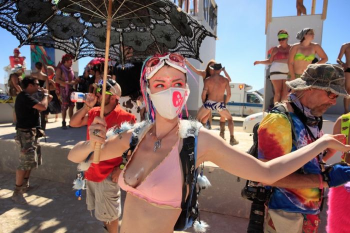 Burning Man (168 )