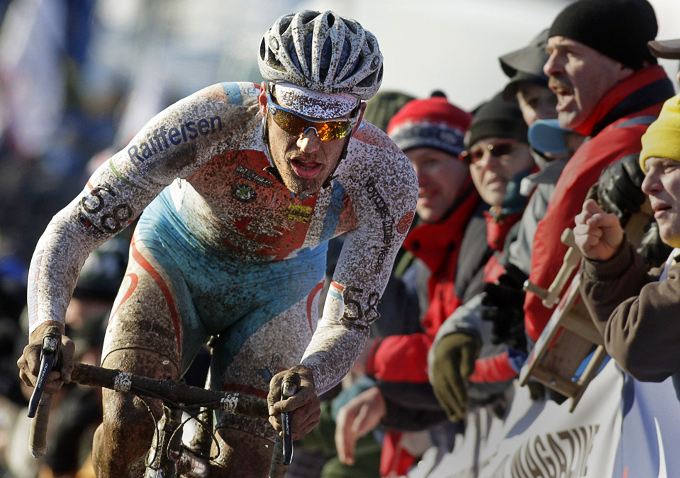 24. -          «2010 UCI Cyclo-Cross»  , , 31 . (REUTERS/David W Cerny)