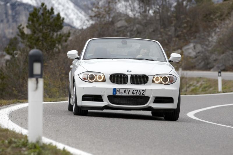 BMW     1- (24 )