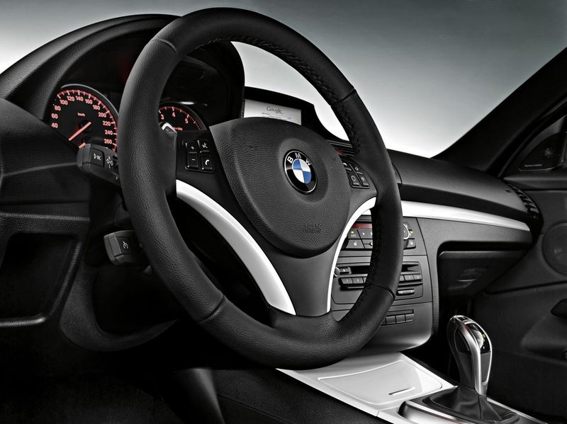 BMW     1- (24 )