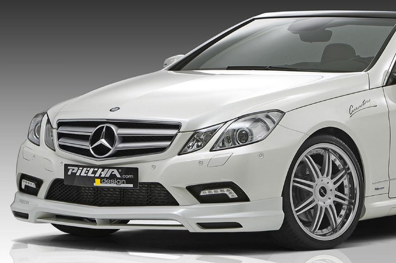       E-Class  Mercedes-Benz   ,  <br>     40   .        ,   <br>   ,        50   . , <br>     400 .<br> <br>   Piecha Design    ,  «»  <br> ,      ,    ,   4 <br>   ,   19-  ,   <br>    235/35 R19 (  )  275/30 R19 (  ),    <br>  ,        .