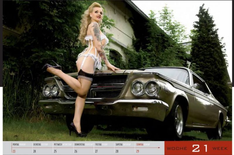   Girls&legendary us-cars 2011 (27 )