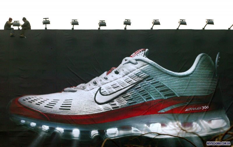 11.           «Nike»   .      -    ,            . (UPI Photo/Stephen Shaver}
