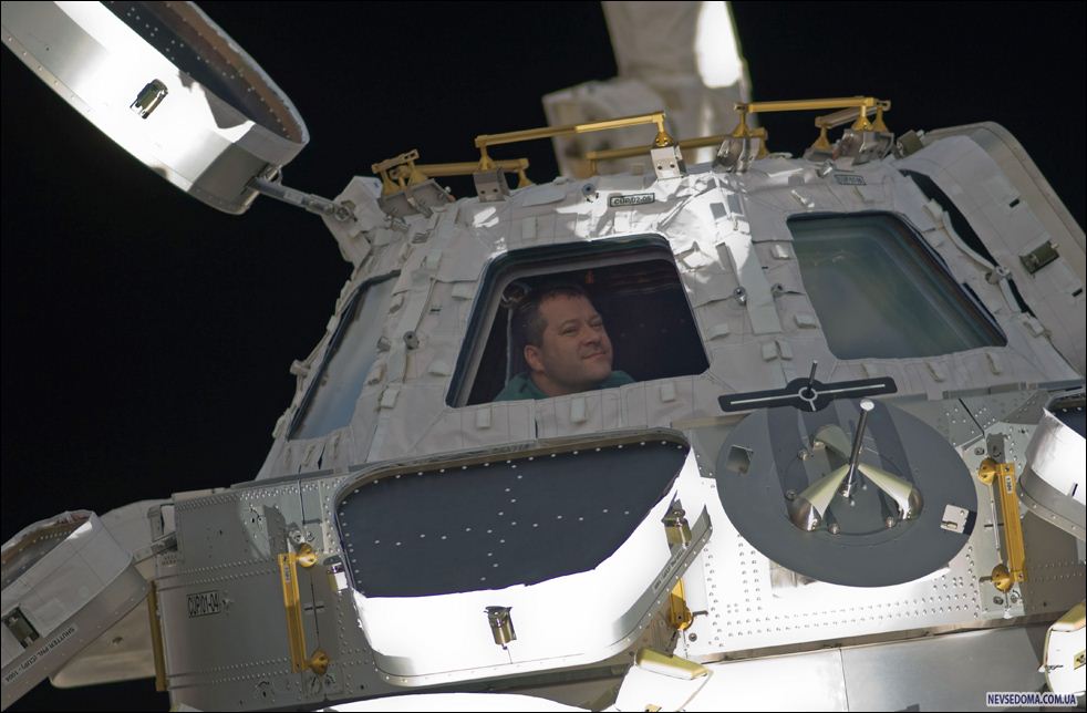 15.   –   «STS-130» -     «»   ,       «Endeavour». (AP / NASA)