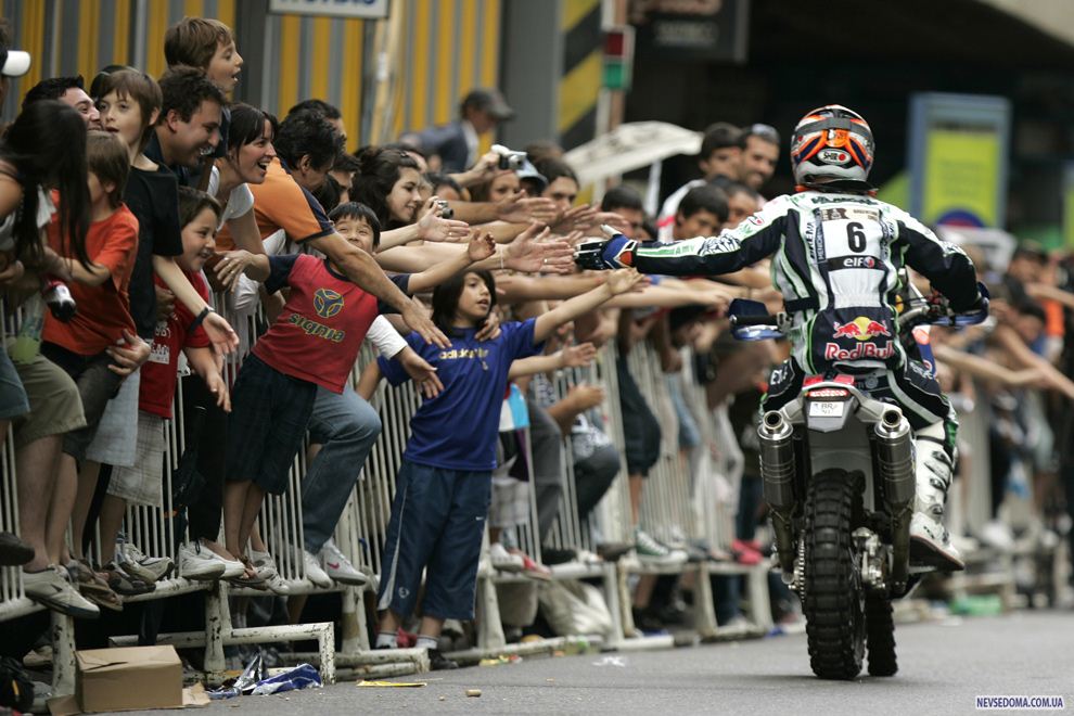 4.   KTM          2010 1  2010   -. (Maxi Failla/AFP/Getty Images)