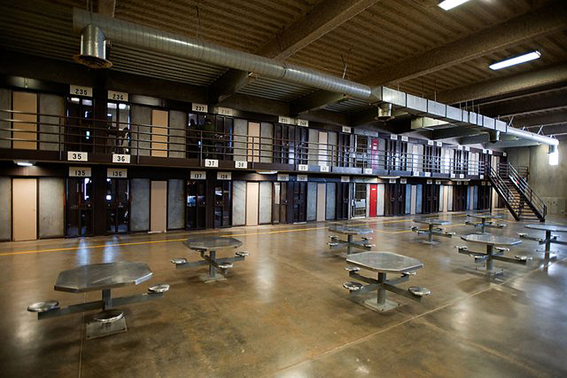 033 Тюрьма в Калифорнии: отделение строгого режима