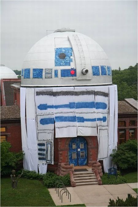  .     R2-D2 (6  + )