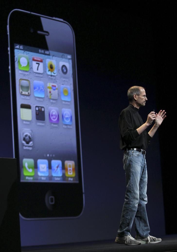 062    Apple iPhone 4G