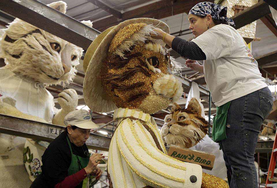 rose parade preparation 09       