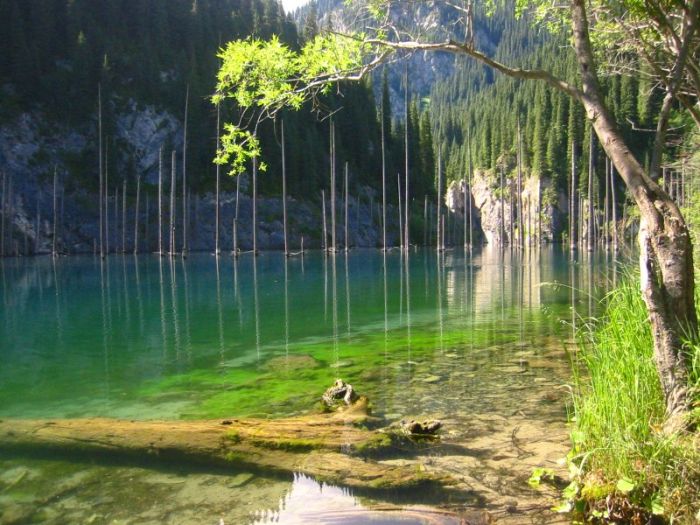 Кристально чистые горные озера (19 Фото)