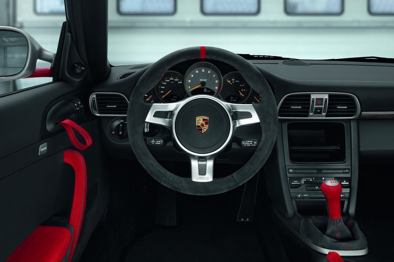      Porsche - 911 GT3 RS 4.0 (16 +)