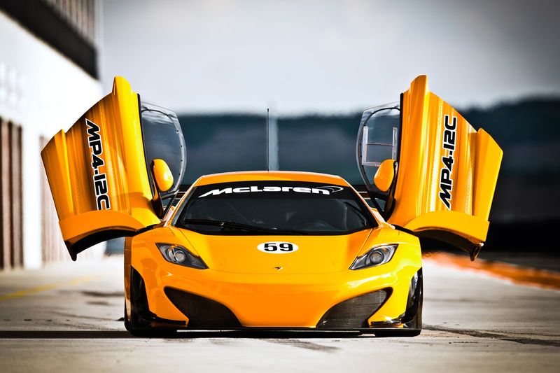   McLaren MP4-12C (26 +)