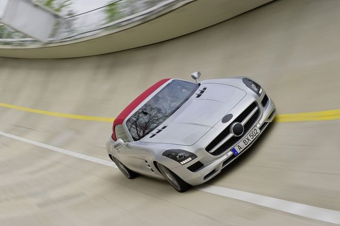  Mercedes-Benz     SLS AMG (8 )