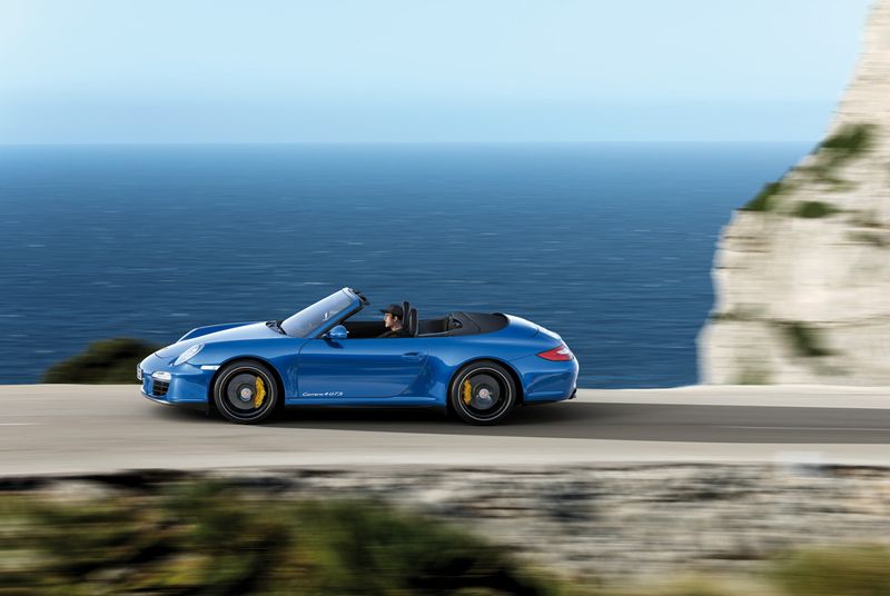 Porsche 911 GTS    (16 )