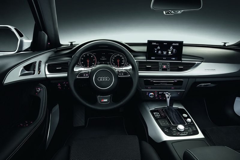  Audi   A6 Avant (70 +2 )