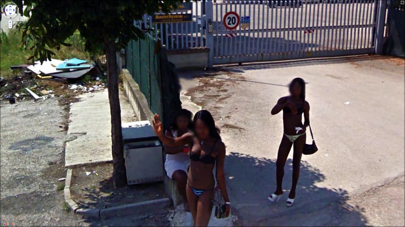 Google Street View.  2. (50 )