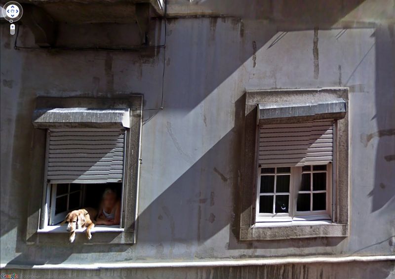 Google Street View.  2. (50 )