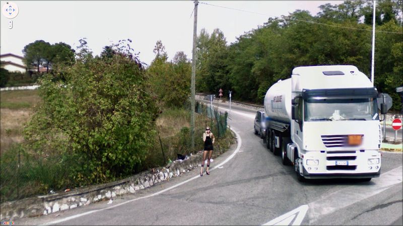 Google Street View.  2. (50 )