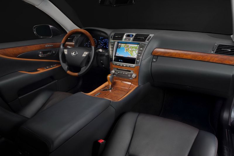  Lexus LS 460 Touring Edition (10 )