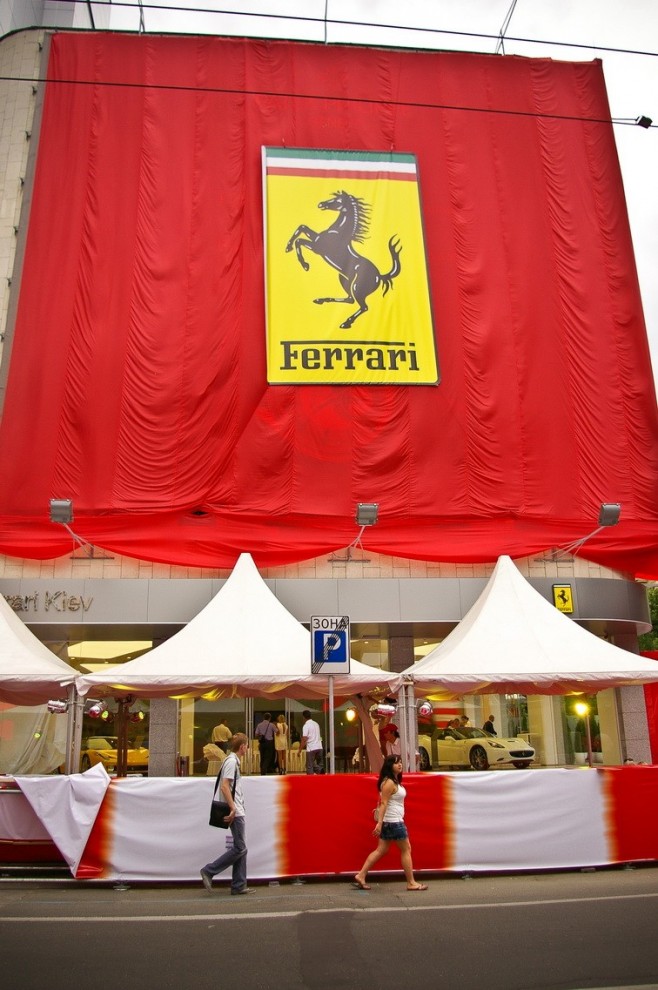   Ferrari  :  