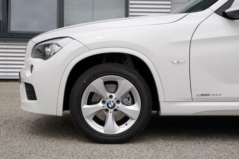 BMW X1     (18 )