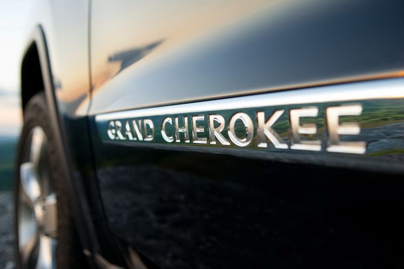  Jeep Grand Cherokee    (19 )
