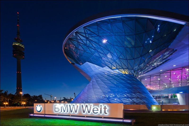    BMW Welt (11 )