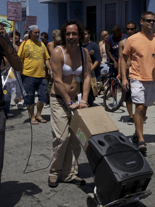 national go topless day in venice beach nsfw.3779579.87   ,   