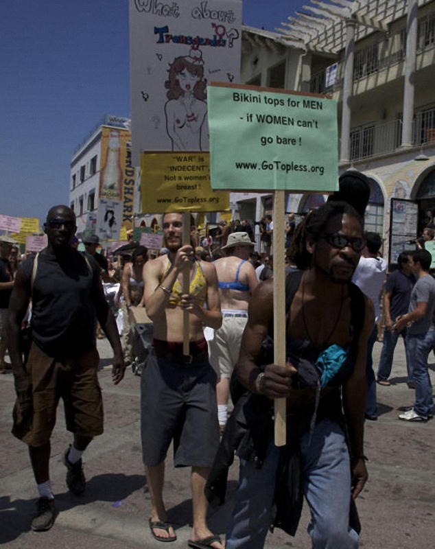 national go topless day in venice beach nsfw.3779585.87   ,   