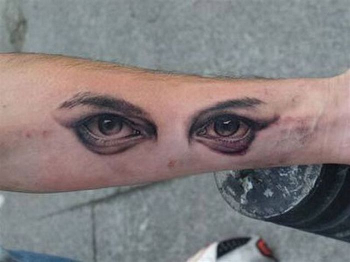 Татуировки и глаза (28 фото)