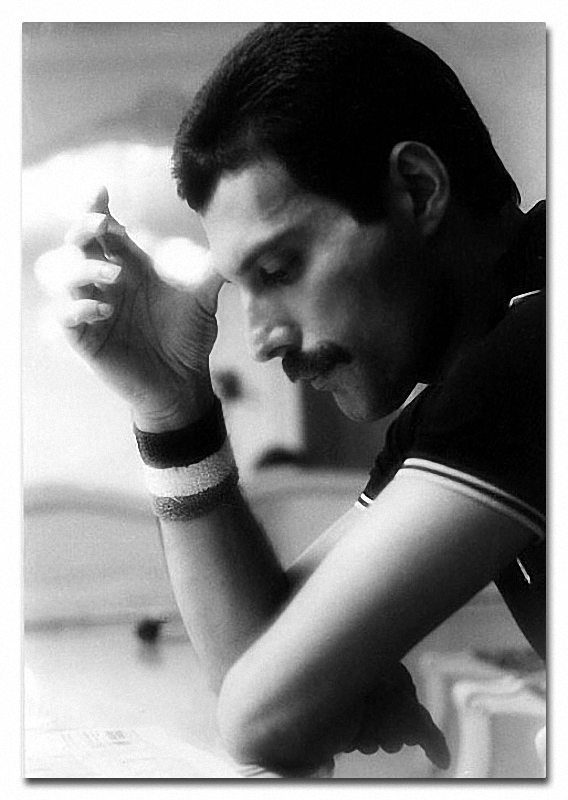Freddie Mercury  ,    