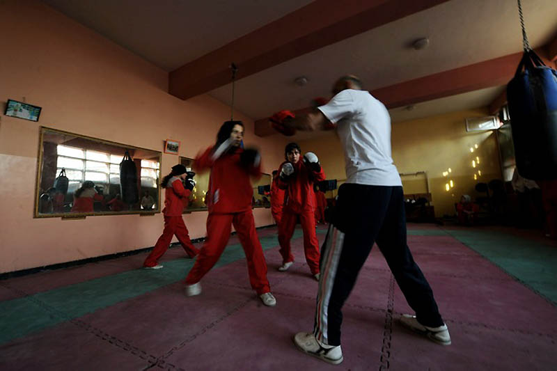 pb 110118 afghan boxing eg 09.photoblog900      