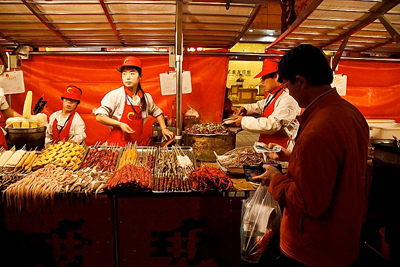 004 Donghuamen night market in Beijing 7    
