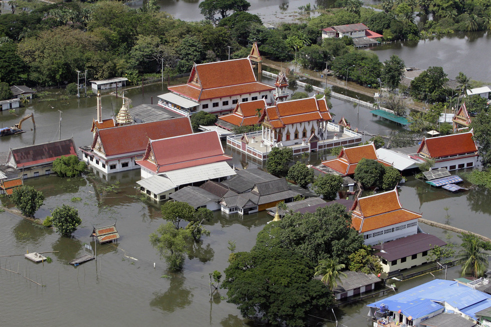 thailand flooding 08   :  