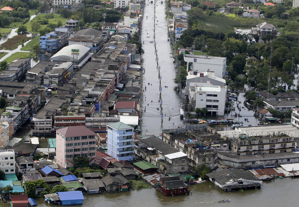 thailand flooding 10   :  