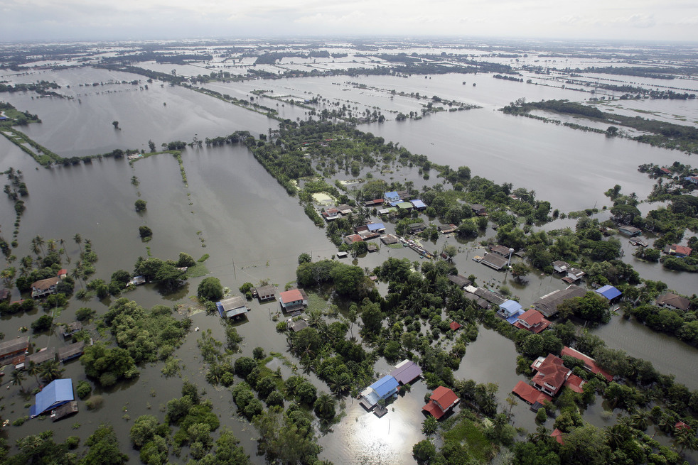 thailand flooding 12   :  