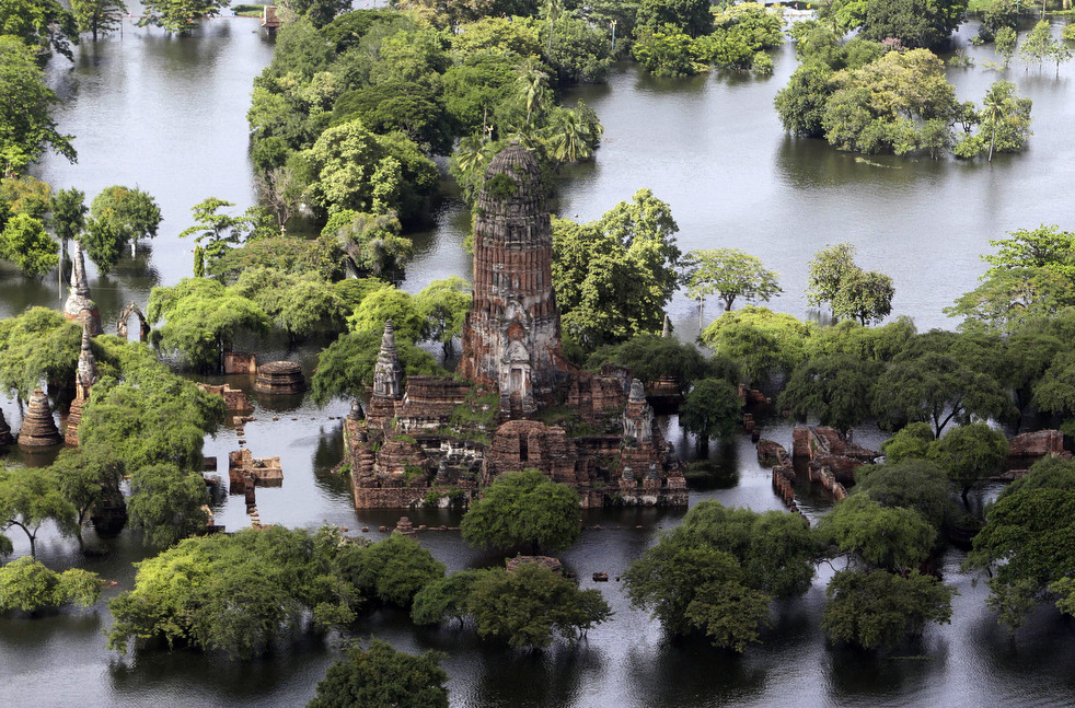 thailand flooding 24   :  