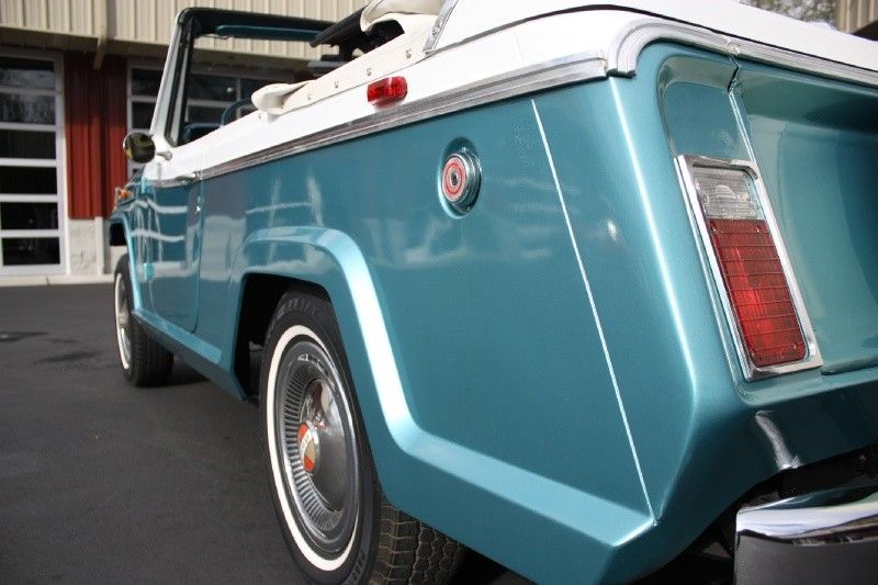    Jeep Jeepster Commando Convertible (53 )