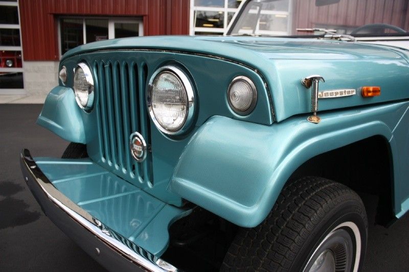    Jeep Jeepster Commando Convertible (53 )