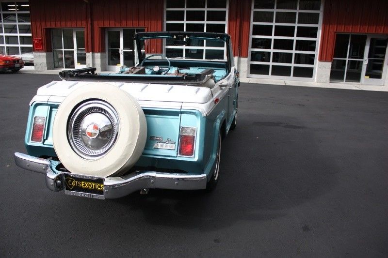    Jeep Jeepster Commando Convertible (53 )