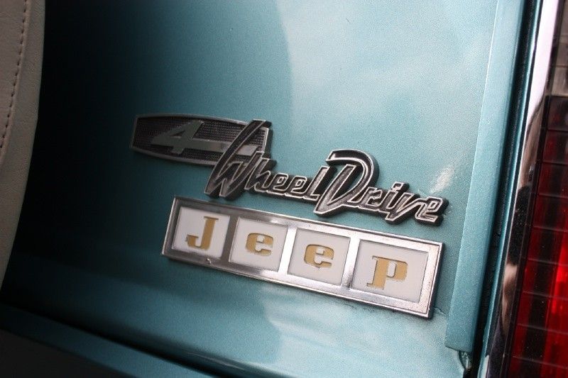    Jeep Jeepster Commando Convertible (53 )