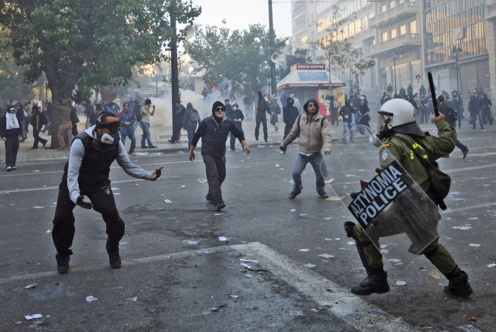 greece riots 101911 19   :   