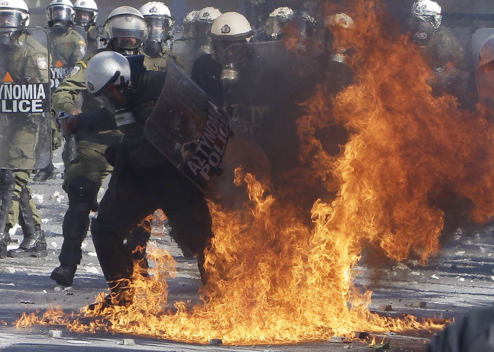 greece riots 101911 27   :   