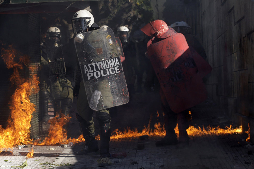 greece riots 101911 28   :   