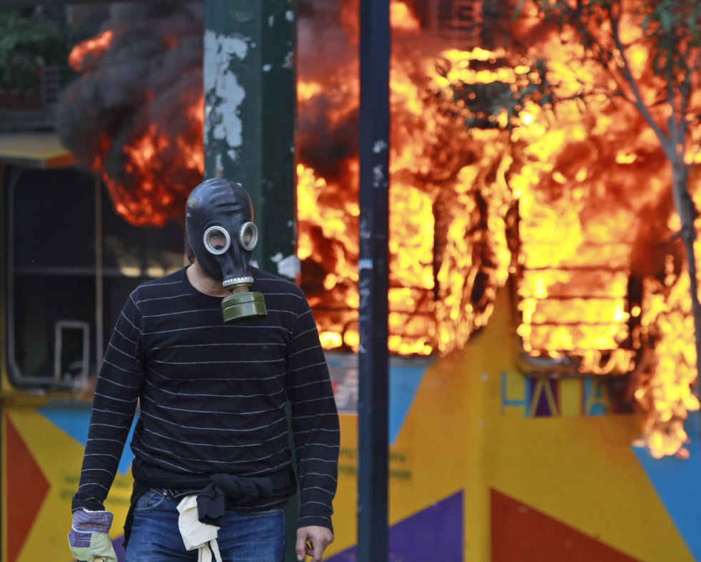 greece riots 101911 32   :   