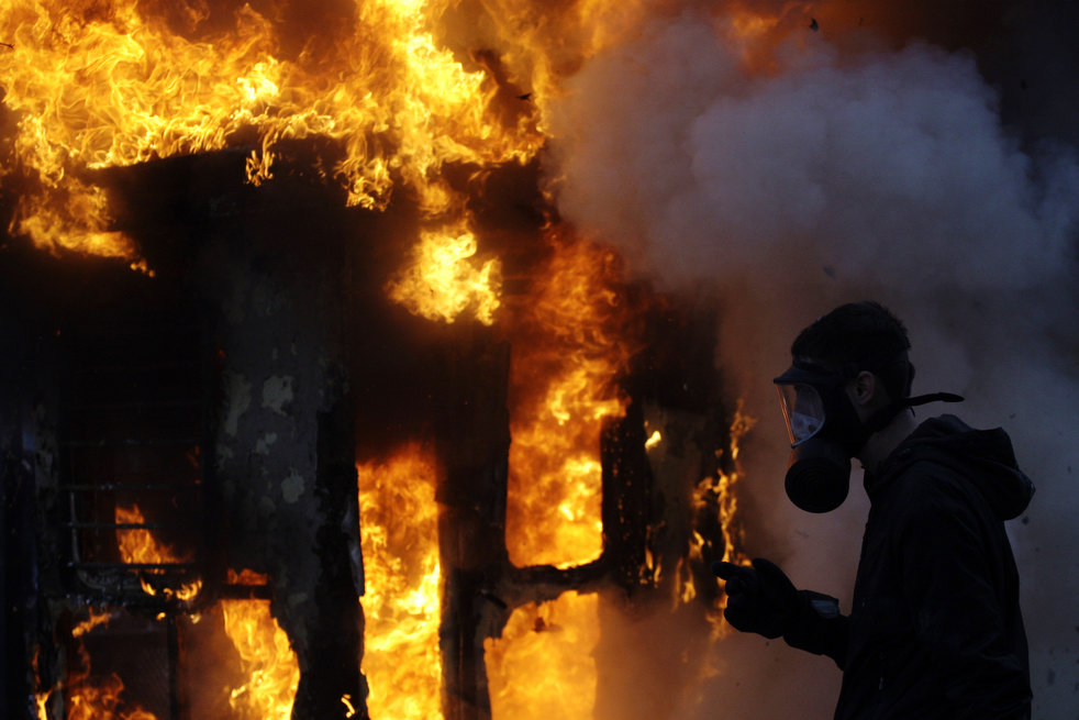 greece riots 101911 34   :   