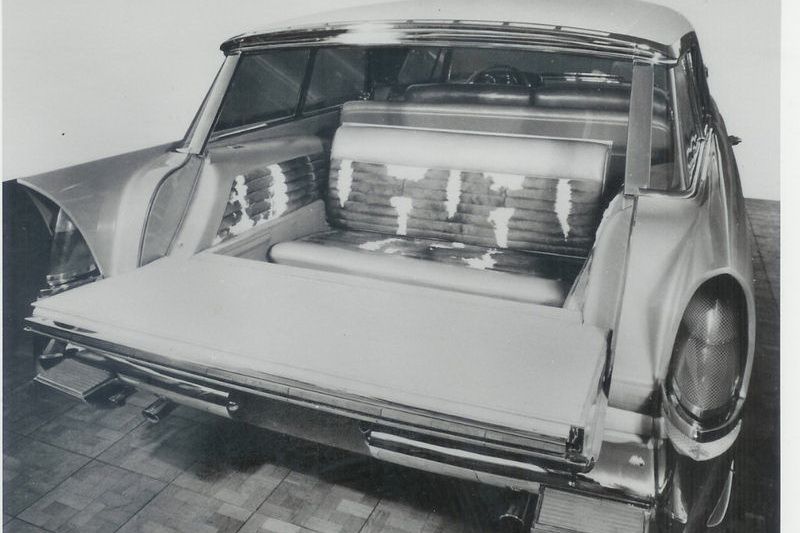 Chrysler Plainsman Wagon Concept    (18 +)