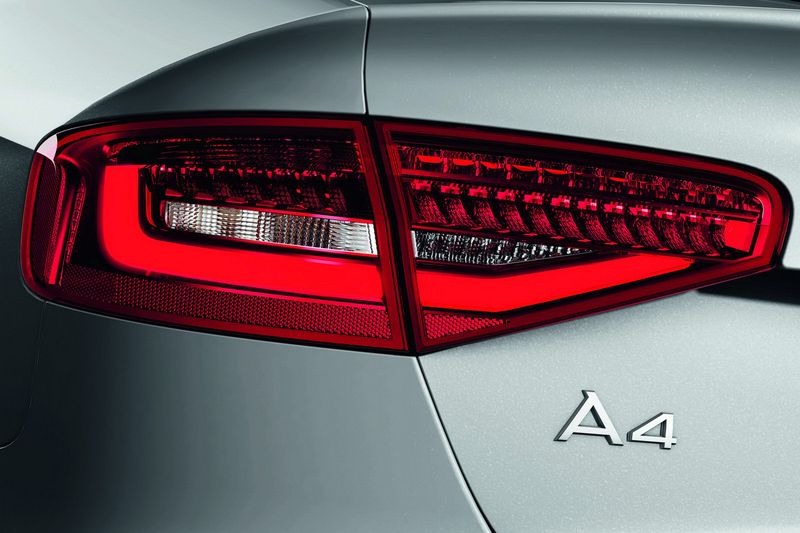  Audi    Audi A4 (89 )
